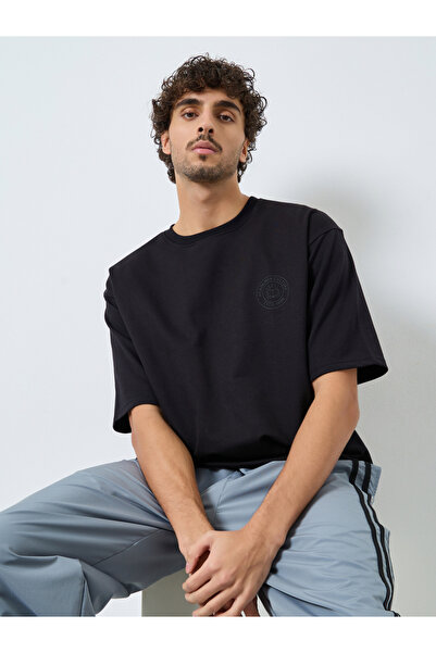 Styli Black Graphic Print Oversized T-Shirt