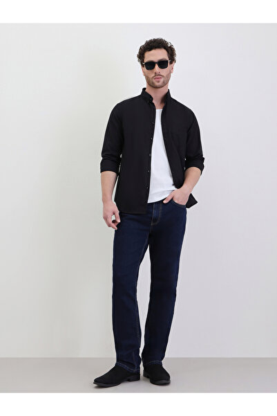 Styli Solid Oxford Regular Fit Spread Collar Shirt