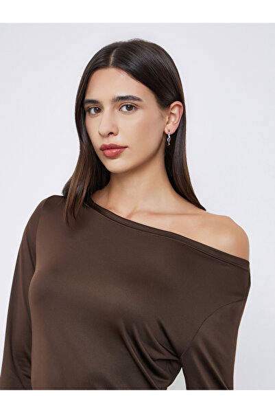 Styli Brown Asymmetric Neck Slim Fit T-Shirt