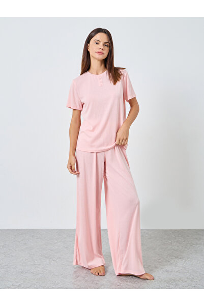 Styli طقم بيجاما أرجل واسعة مع تيشيرت بياقة دائرية وسحّاب من Pointelle