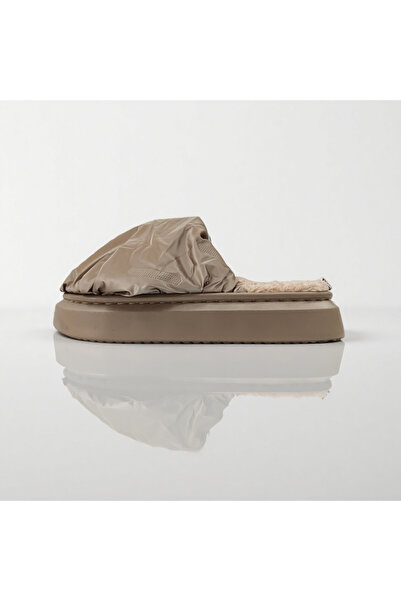 OEM Stylish and unique slippers for women, Indoor slippers or short outdoor outings, L673