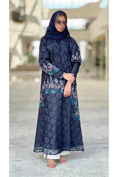 AYA عباية من الدانتيل الأسود مع حافة من الدانتيل الملون