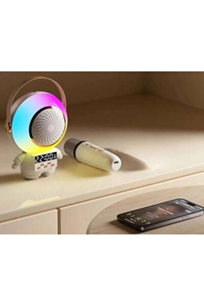 China Mini portable Bluetooth speaker with 1 wireless microphone for children, Karaoke station, Astronaut model