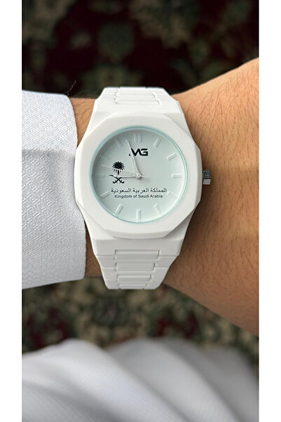 CN Carbon watch in multiple colors, a modern design that combines technical excellence with a sporty and elegant look.