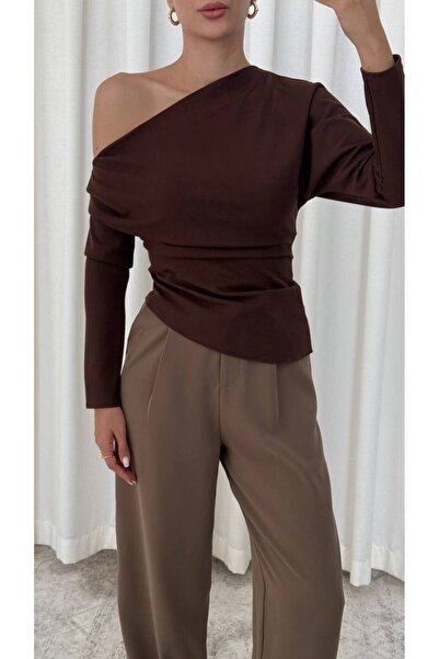 HAVİ OFFİCİAL Kadın Düşük Omuz Drapeli Asimetrik Kesim Krep Bluz