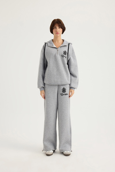 SEVİLEN Hooded Tracksuit Set with Assertive Print and Zipper Detail