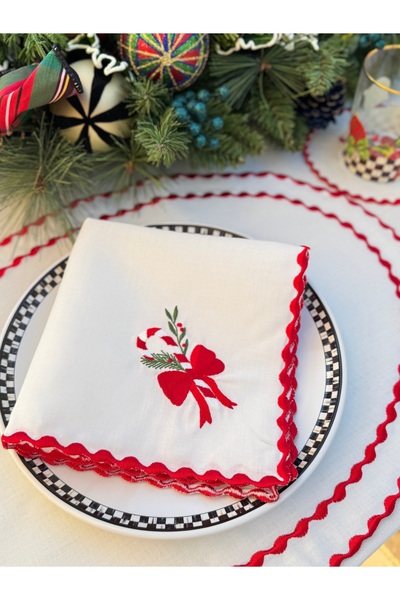 Matis Home Line Holly Jolly 4-Pack Napkins