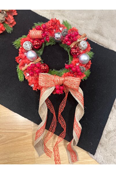 Marrone Red Christmas Door Ornament