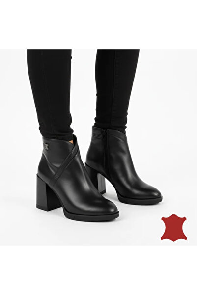 kevali Women's short black leather ankle boots with chunky heel, handcrafted SN5003