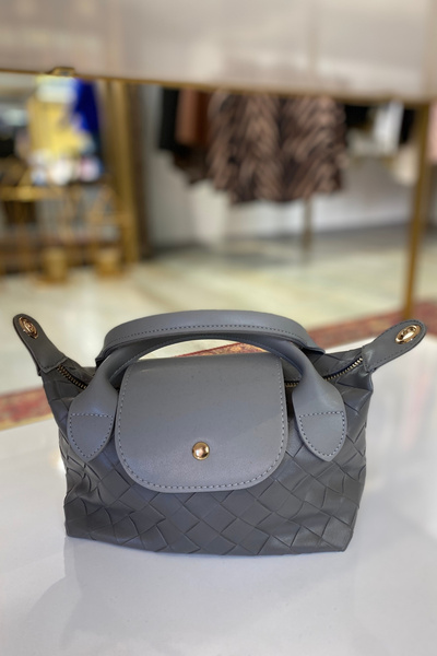 Qualia Butik Women's Gold Buckle Detailed Mini Suede Bag