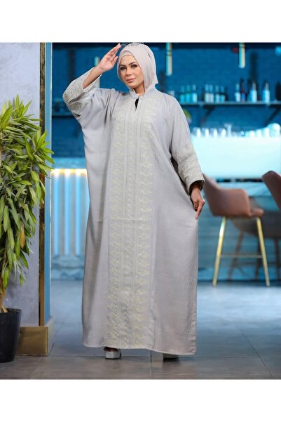 outline A reception jalabiya made of luxurious Egyptian cotton