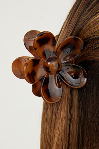 Fulla Moda Leopard Patterned Flower Clasp Buckle