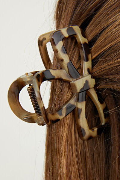 Fulla Moda Leopard Patterned Bow Tie Buckle