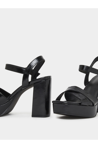 Styli Buckle Cross Strap Block Heel Sandals