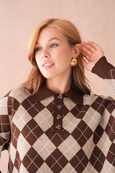 Miss Allos Women's Buttoned Front and Collared Diamond Patterned Knit Sweater