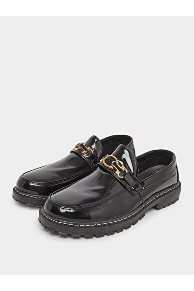 Styli Men Patent Buckle Decor Loafers