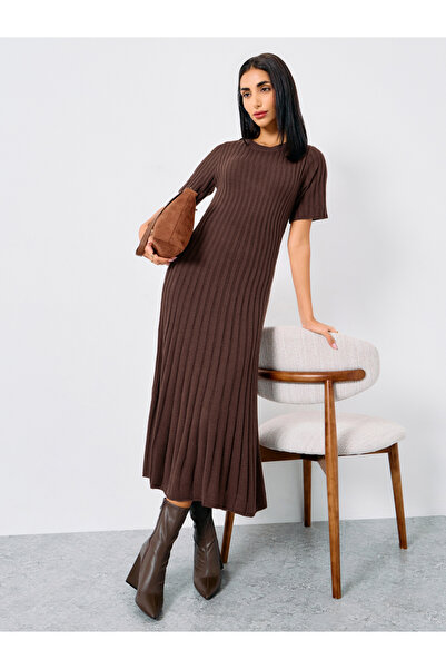 Styli Brown Pleated Sweater Midi Dress