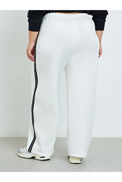 Styli Plus Size Off White Relaxed Fit Joggers