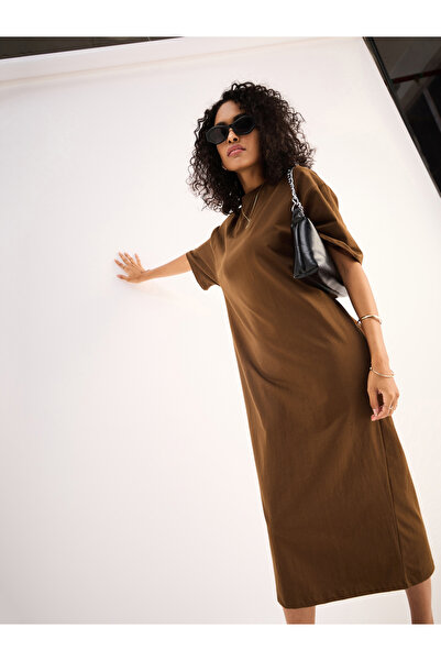 Sassafras By Styli Brown Oversized T-Shirt Midi Dress