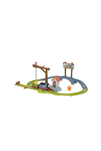THOMAS Playset with Motorized Locomotive - Delivers Paint
