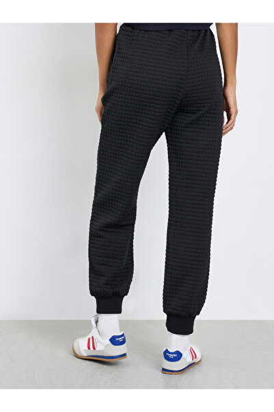 Styli Women Black Textured Loose Fit Cuffed Joggers