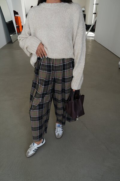 Özge Özgenç Ekoseli Geniş Kalıp Pantolon