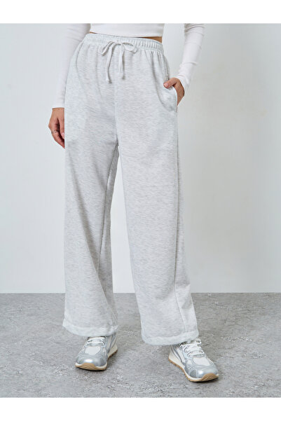 Styli Women Grey Solid Drawstring Waist Loose Fit Joggers