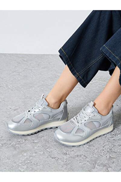 Styli حذاء رياضي برباط ومُكوّن من ألواح شبكية