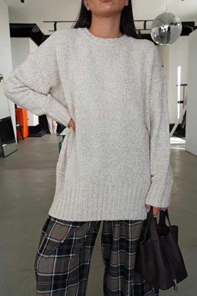 Özge Özgenç Crew Neck Oversized Boucle Knitwear