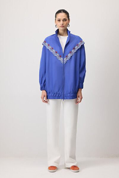 Touché Privé Embroidered Raincoat