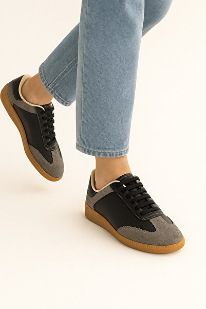 Beyond Women's Black Xalda Gray Suede Lace-Up Leather Sneaker Byndamd001