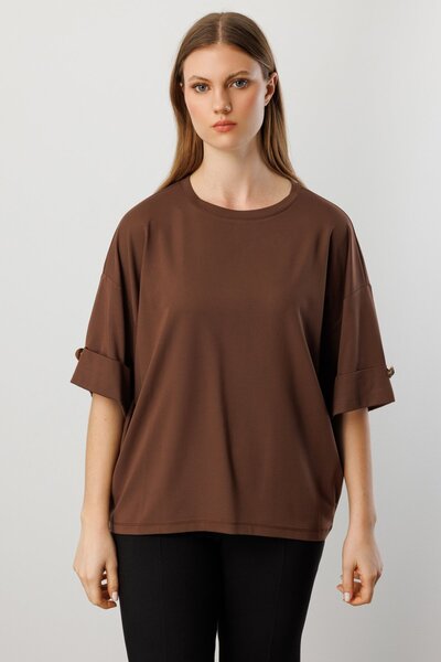 ON Kolu Metal Aksesuarlı Sıfır Yaka Bluz