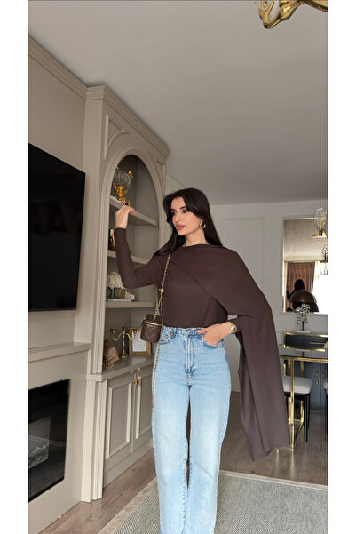 HAZELANNA بلوزة تريكو بنية اللون مع كاب فاخر