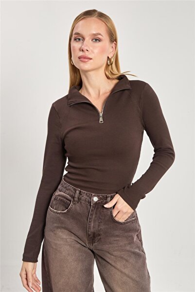 BARRELS AND OIL Women's Mock Neck front zipper crop body - brown