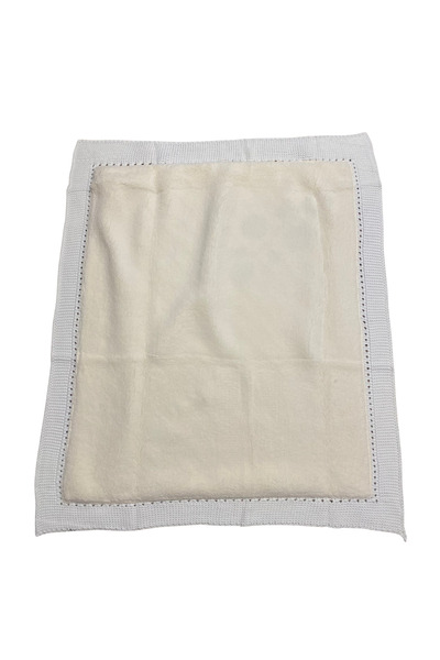 OEM Knitted baby blanket made of cotton with embossed pattern and floral embroidery