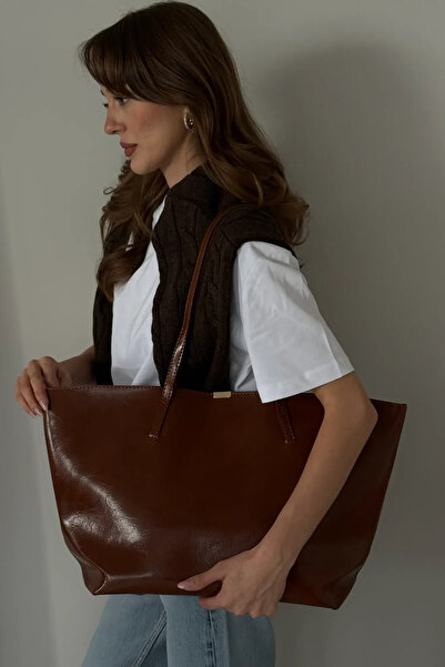 BAGS حقيبة يد وكتف من لاجو ياجي باللون الأخضر