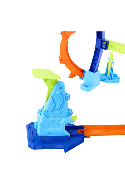 HOT WHEELS CIRCUIT CAMPIONUL SARITURII IN SPIRALA