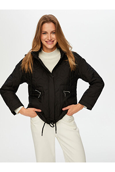 Faik Sönmez Kordon Detaylı Kapüşonlu Rahat Form Kapitone Mont W26KMT005
