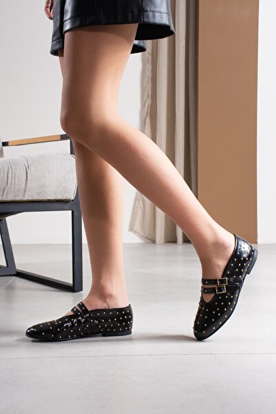 FSKOMBİN Loya Black Patent Leather Trok Detailed Women's Ballerinas