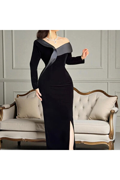 Nice Model A black velvet evening dress with a luxurious touch