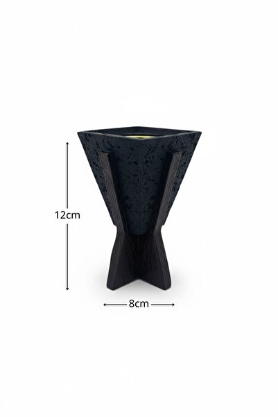 Casco Modern decorative incense burner with a pyramid design