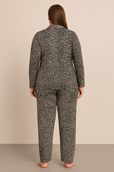 Pemilo Women's 02159 Plus Size Buttoned Leopard Print Long Sleeve Pajama Set Leopard