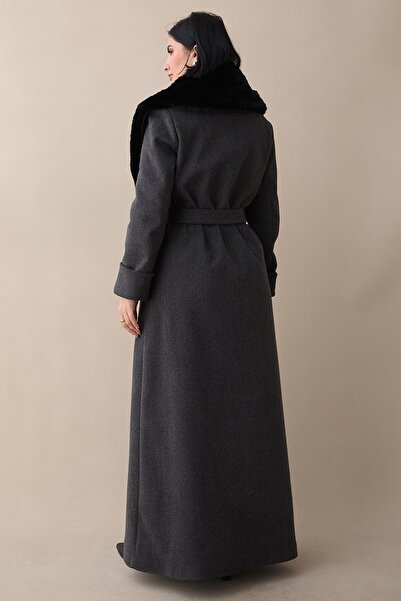 InStyle Gray Cashmere Coat with Fur Collar and Belted Lining