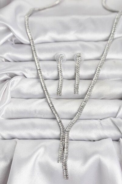 callerrons accessories طقم أقراط وقلادة نسائية من حجر الزركون الفضي - EBJ2511...