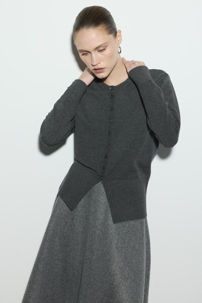 Zeyyen BELİ OTURTMALI TRİKO HIRKA ANTRASİT