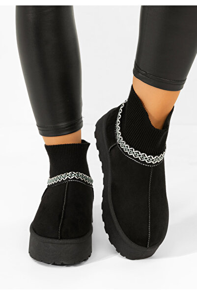 B T Shoes Reiana black platform boots