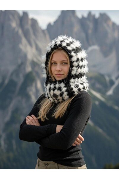 Zekids Women's Handmade Knitted Motif Balaklava