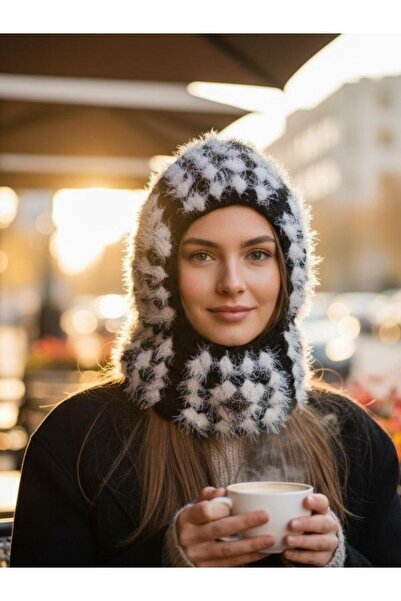 Zekids Women's Handmade Knitted Motif Balaklava