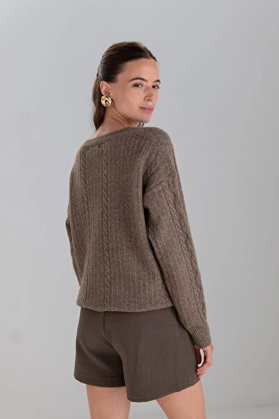 FASHION Women’s Knitted Sweater with V-Slit Neck and Cable Pattern - Taupe