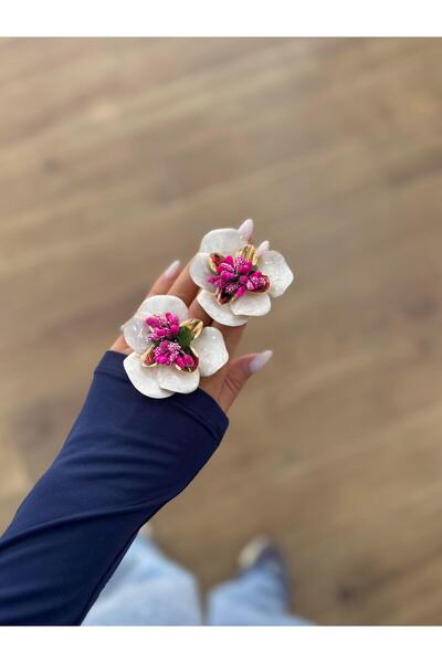 neslyaccessories Ecru Flower Form Gold Detailed Earrings